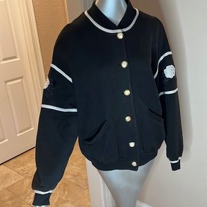 St. John Sport large sweater with gold buttons